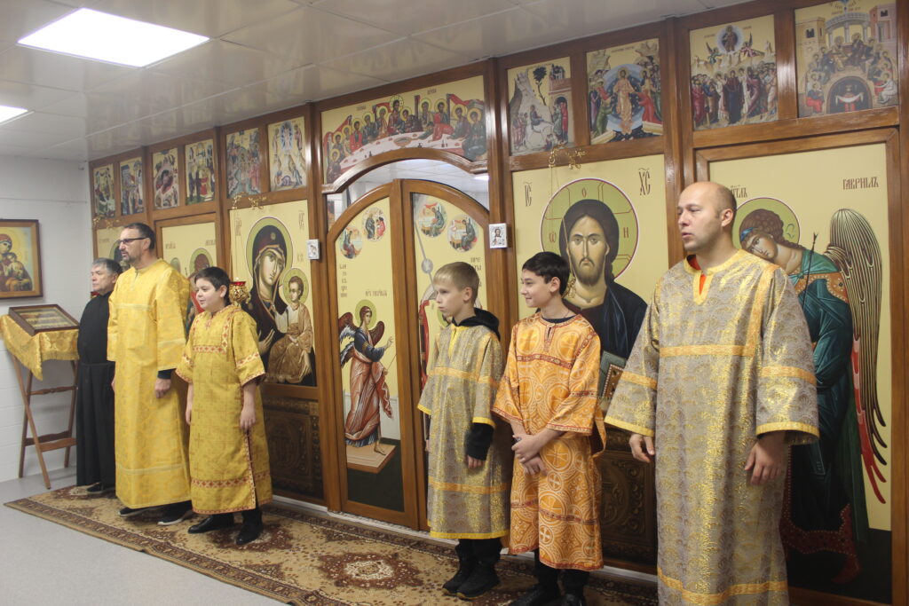 ВОСКРЕСНАЯ БОЖЕСТВЕННАЯ ЛИТУРГИЯ
