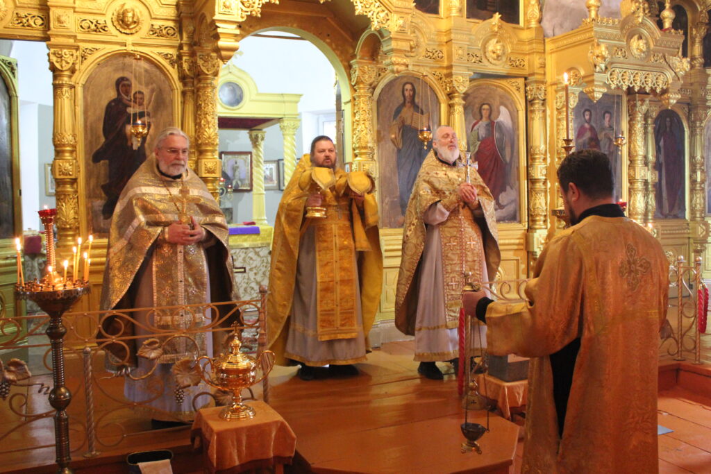 БОЖЕСТВЕННАЯ ЛИТУРГИЯ В ДЕНЬ ПАМЯТИ СВЯТЫХ КОСМЫ И ДАМИАНА АСИЙСКИХ