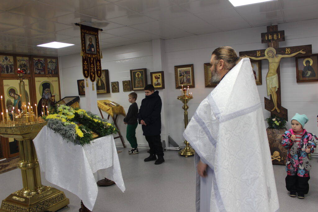 БОЖЕСТВЕННАЯ ЛИТУРГИЯ В ДЕНЬ СОБОРА АРХАНГЕЛА МИХАИЛА И ВСЕХ НЕБЕСНЫХ СИЛ БЕСПЛОТНЫХ.