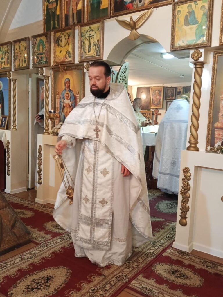 БОЖЕСТВЕННАЯ ЛИТУРГИЯ В ХРАМЕ АРХАНГЕЛА МИХАИЛА С. БЕЛОМЕСТНАЯ КРИУША