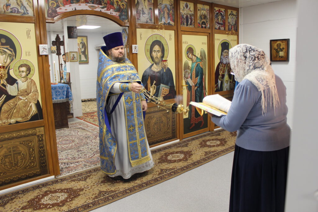 БОЖЕСТВЕННАЯ ЛИТУРГИЯ НА ПРАЗДНИК ВВЕДЕНИЯ ВО ХРАМ ПРЕСВЯТОЙ БОГОРОДИЦЫ