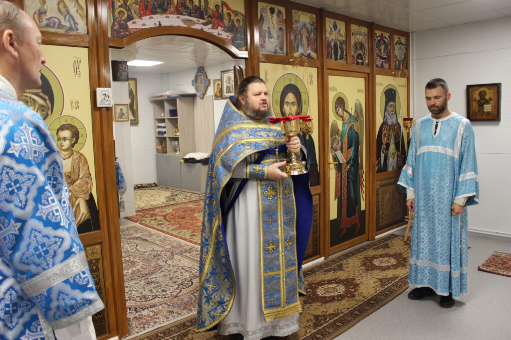 БОЖЕСТВЕННАЯ ЛИТУРГИЯ НА ПРАЗДНИК ВВЕДЕНИЯ ВО ХРАМ ПРЕСВЯТОЙ БОГОРОДИЦЫ