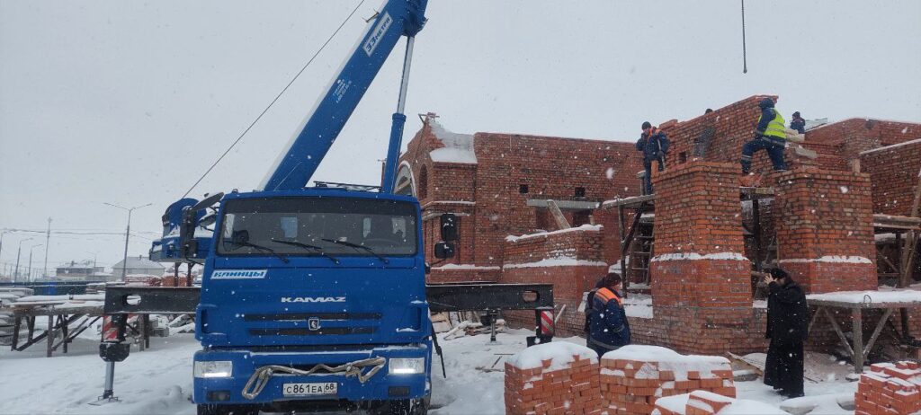 РАБОТЫ В ХРАМЕ В ПРЕДДВЕРИ СВЕТЛОГО РОЖДЕСТВА