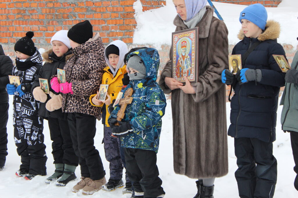 КРЕСТНЫЙ ХОД ПОСЛЕ АКАФИСТА СВЯТИТЕЛЮ ЛУКЕ