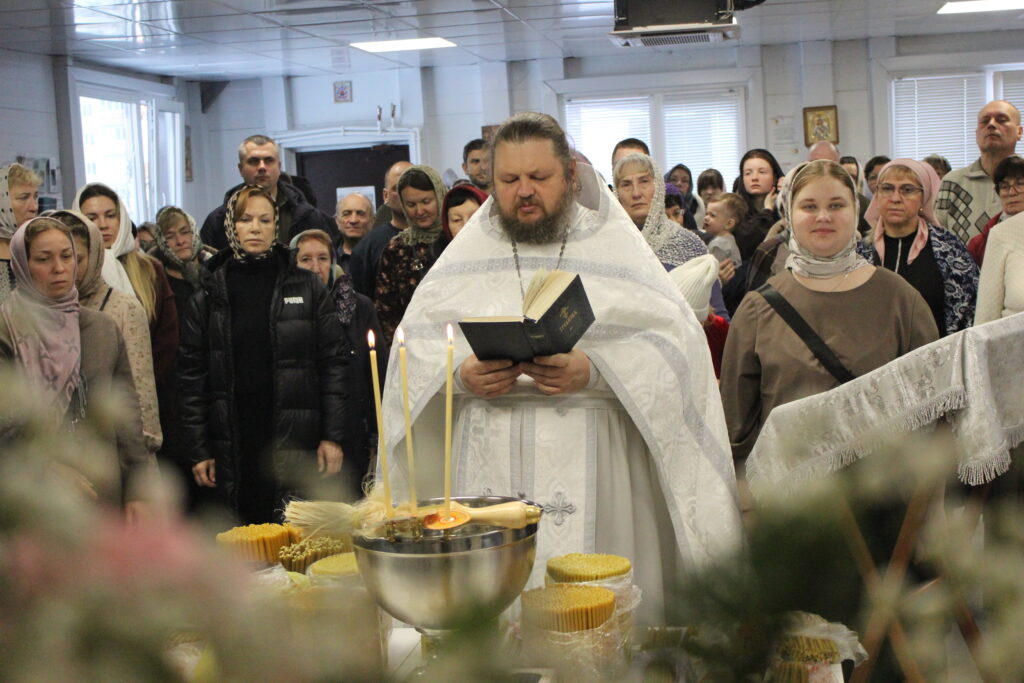 БОЖЕСТВЕННАЯ ЛИТУРГИЯ В ДЕНЬ СРЕТЕНИЯ ГОСПОДНЯ