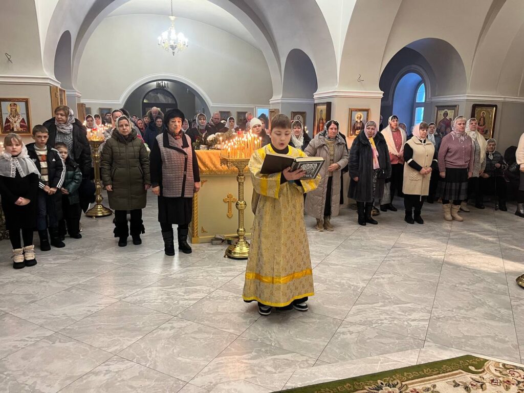 ТОРЖЕСТВЕННАЯ ЛИТУРГИЯ НА ПРЕСТОЛЬНЫЙ ПРАЗДНИК