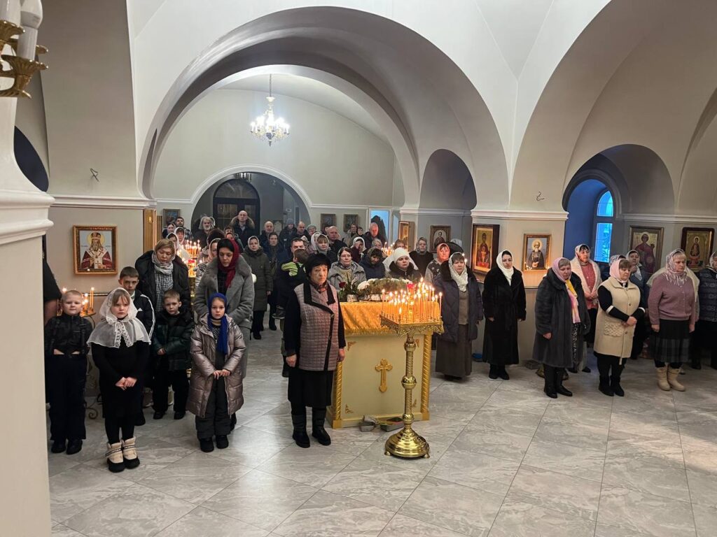 ТОРЖЕСТВЕННАЯ ЛИТУРГИЯ НА ПРЕСТОЛЬНЫЙ ПРАЗДНИК