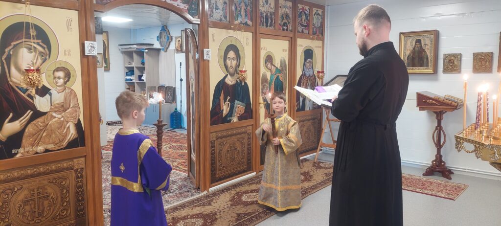 Божественная литургия на Родительскую субботу.