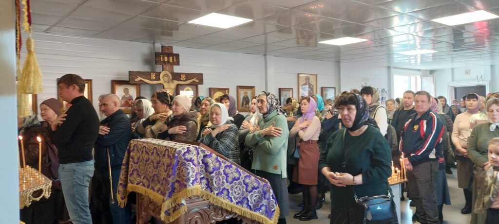 Божественная литургия на Родительскую субботу.