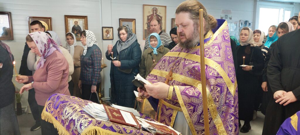 Божественная литургия на Родительскую субботу.