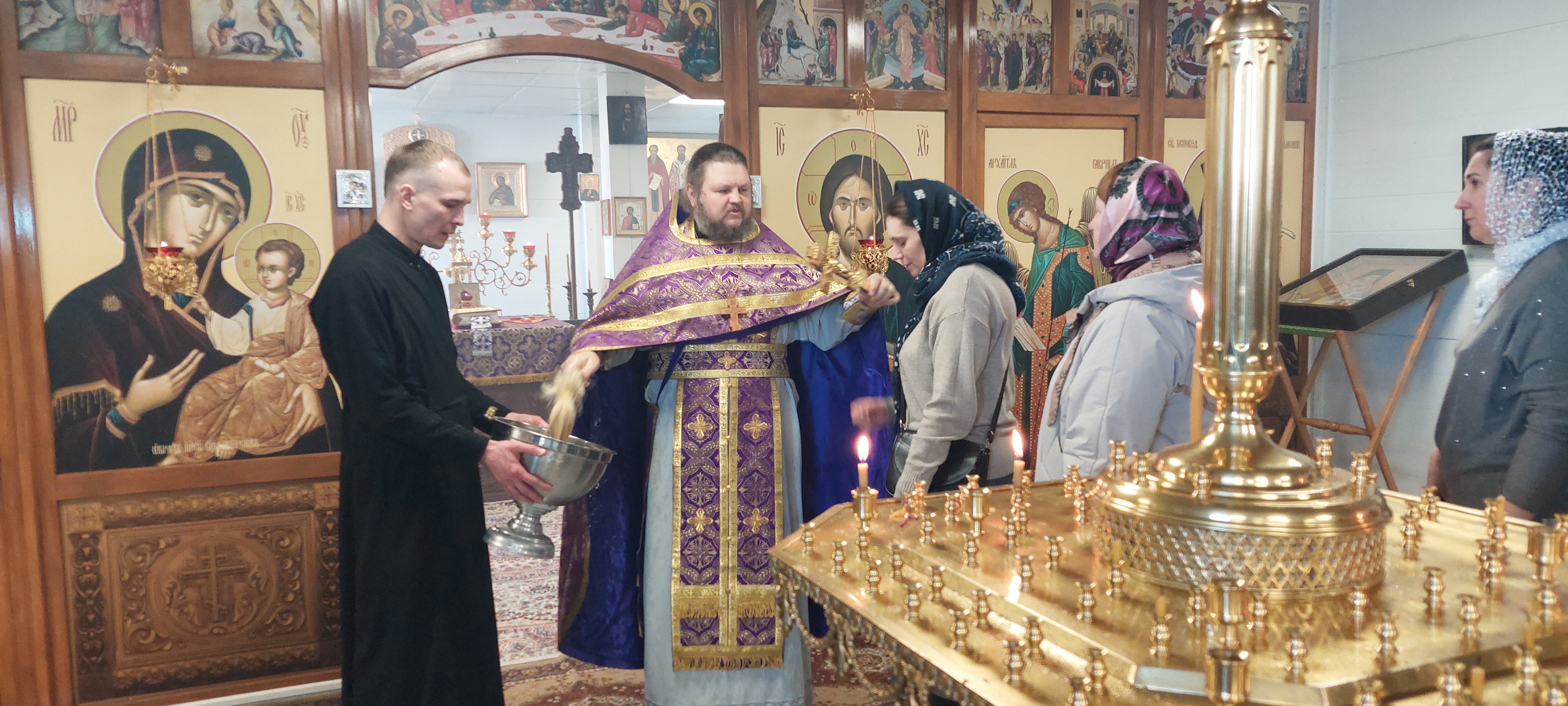 Божественная литургия на Родительскую субботу.