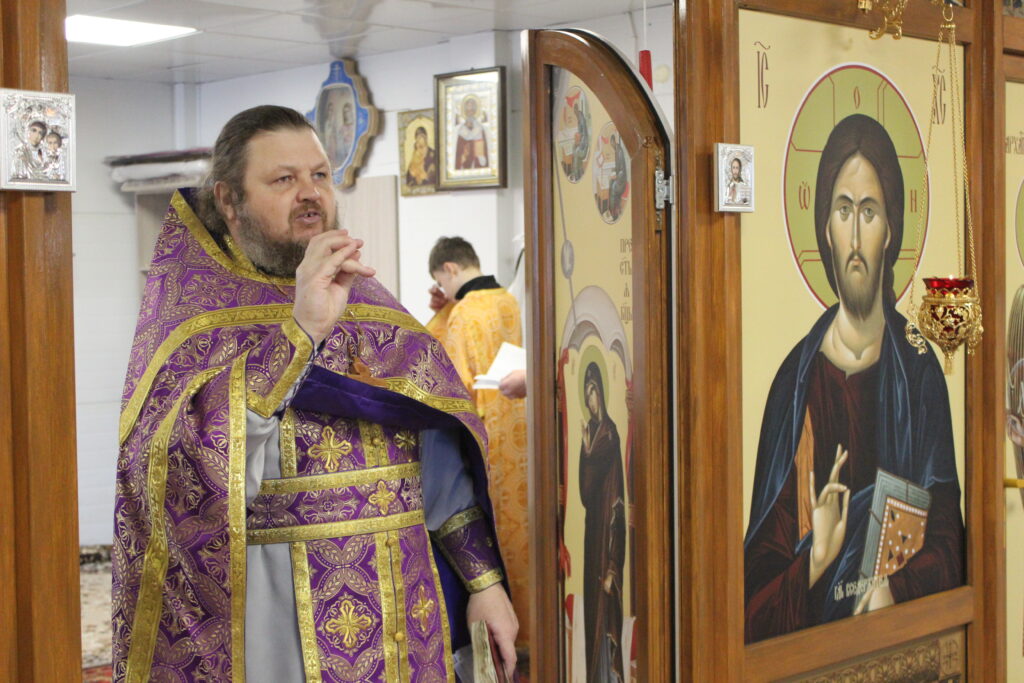 Божественная литургия в день памяти преподобной Марии Египетской.
