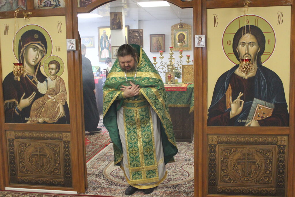 Божественная литургия в праздник Входа Господня во Иерусалим.