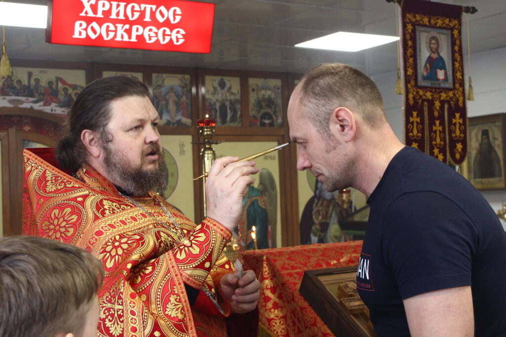 Молебен с чтением акафиста святому Георгию Победоносцу.