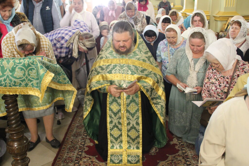 Акафист у мощей святой блаженной Матроны.