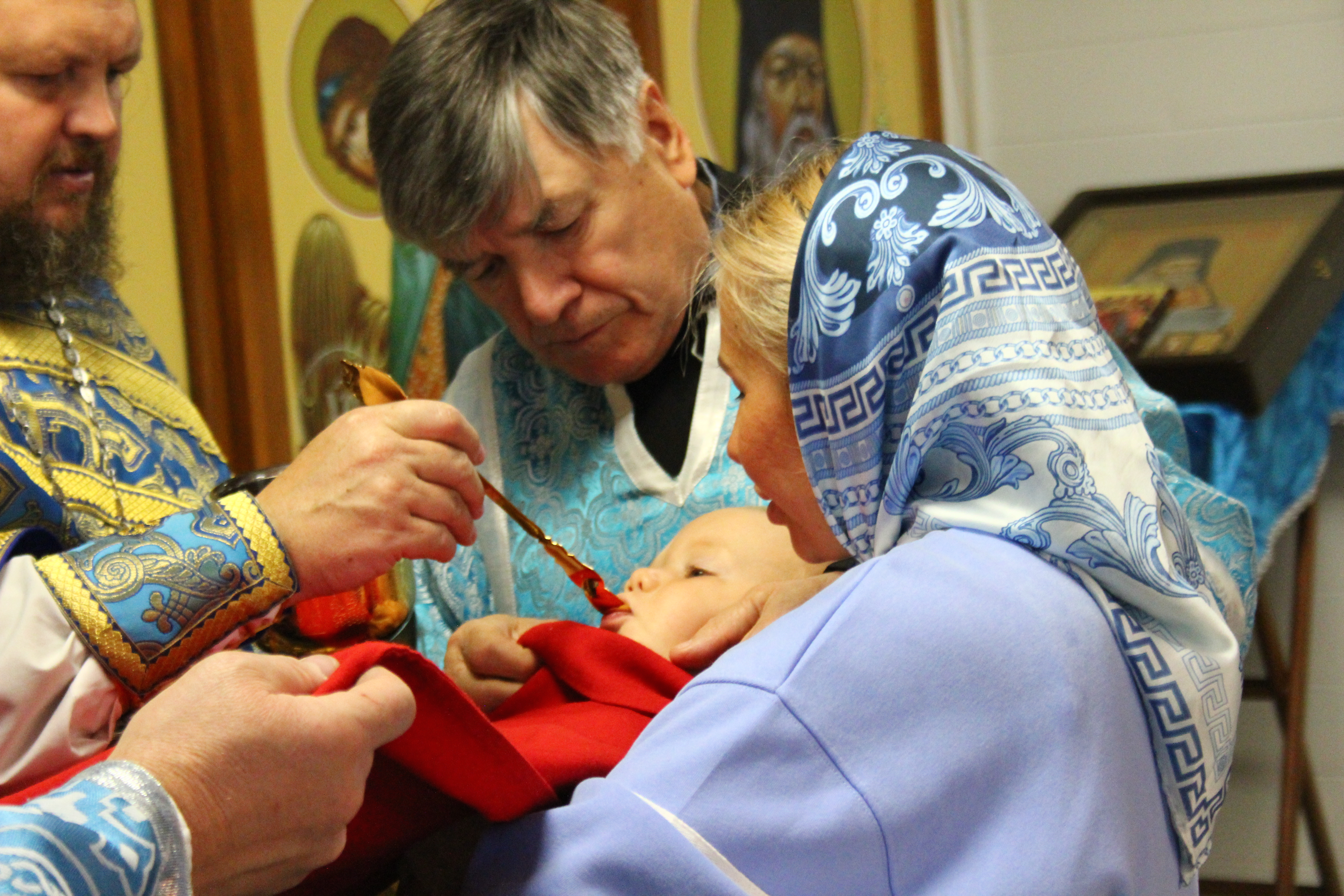 Божественная литургия в праздник Покрова Пресвятой Богородицы.