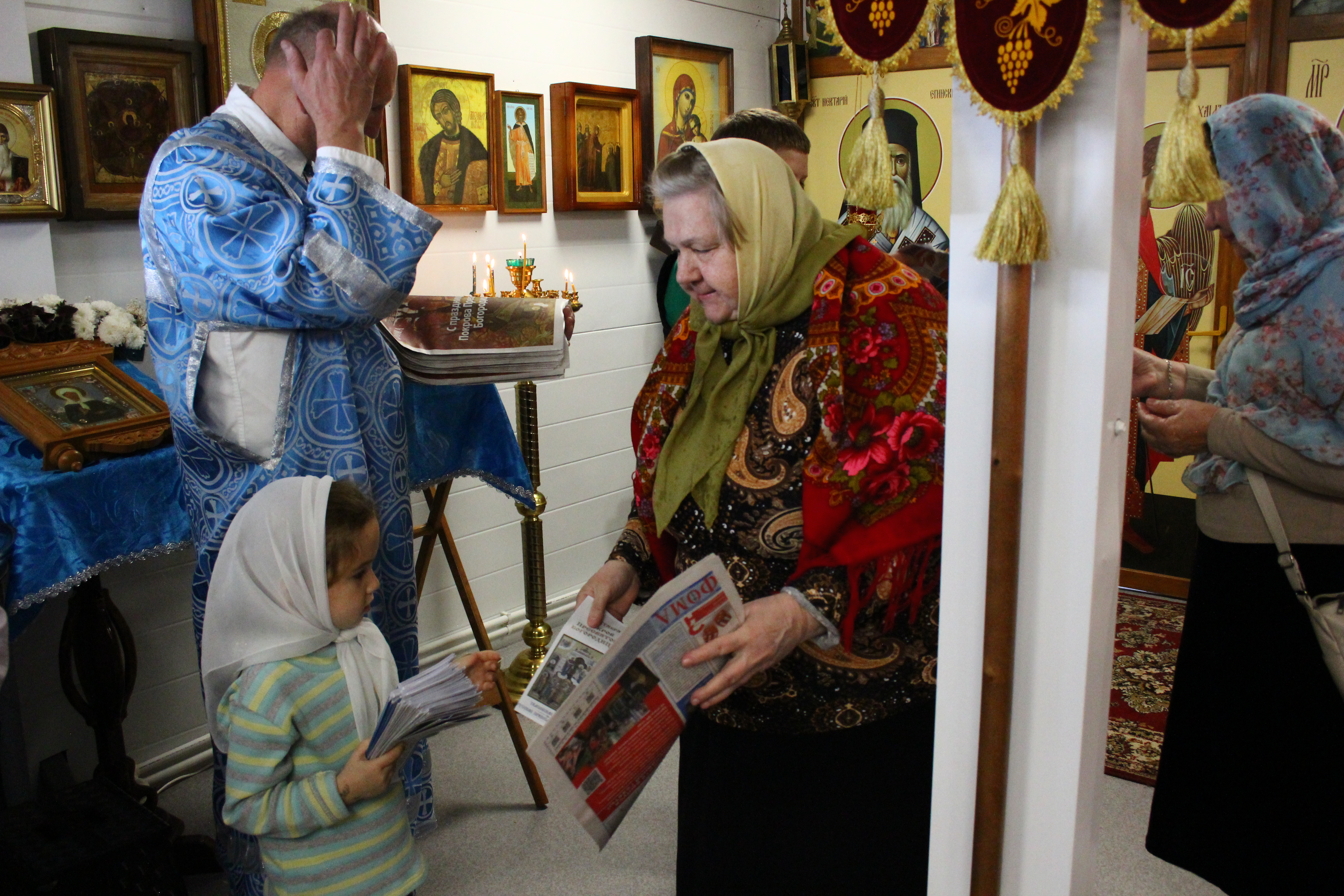 Божественная литургия в праздник Покрова Пресвятой Богородицы.